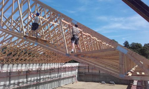 Prefabrykaty drewniane – trwałość konstrukcji dachowych